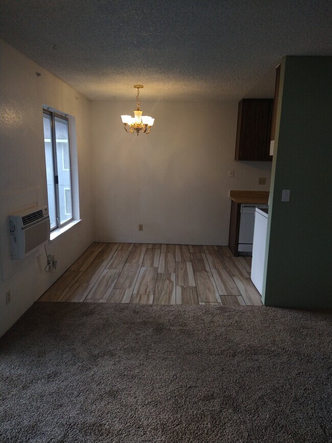 Foto del edificio - 4604 Neil Rd