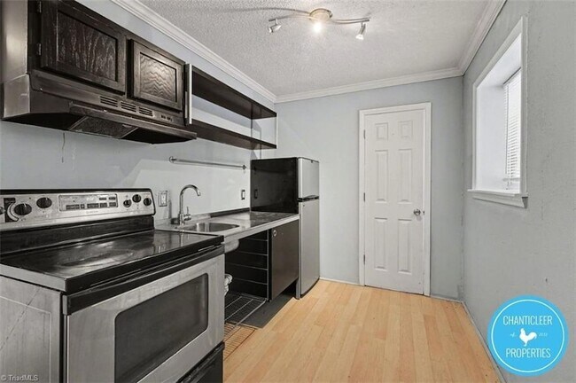 Foto del edificio - 1047 W Academy St