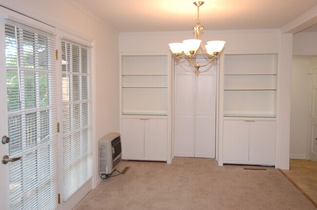 Building Photo - 706 Smedes Pl