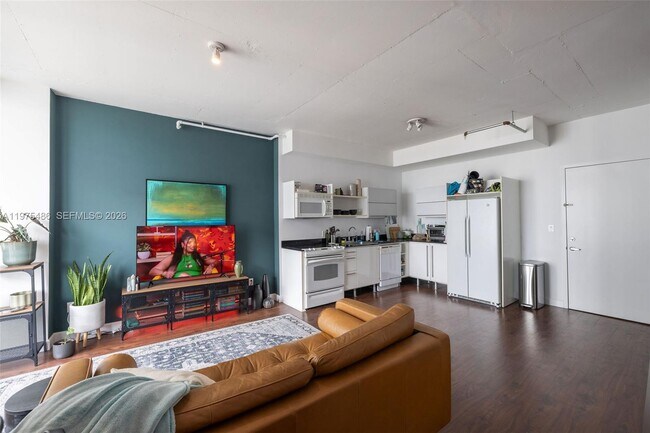 Foto del edificio - 690 SW 1st Ct