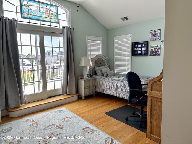 Foto del edificio - 168 Arthur Dr