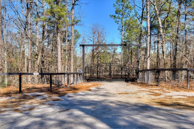 Foto del edificio - 400 Rish Store Rd