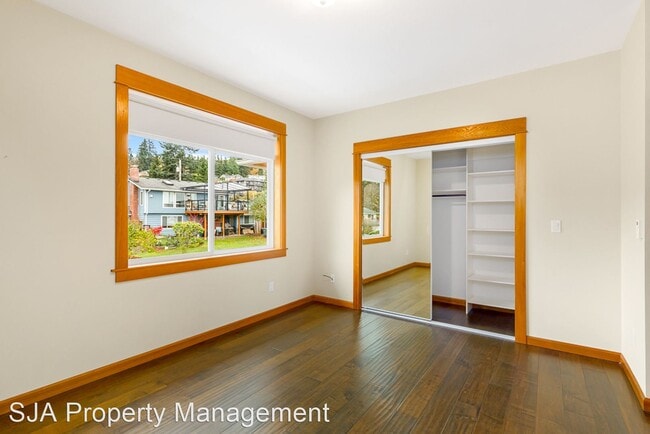 Building Photo - 5 br, 5.5 bath House - 1708 W. Mukilteo Blvd.
