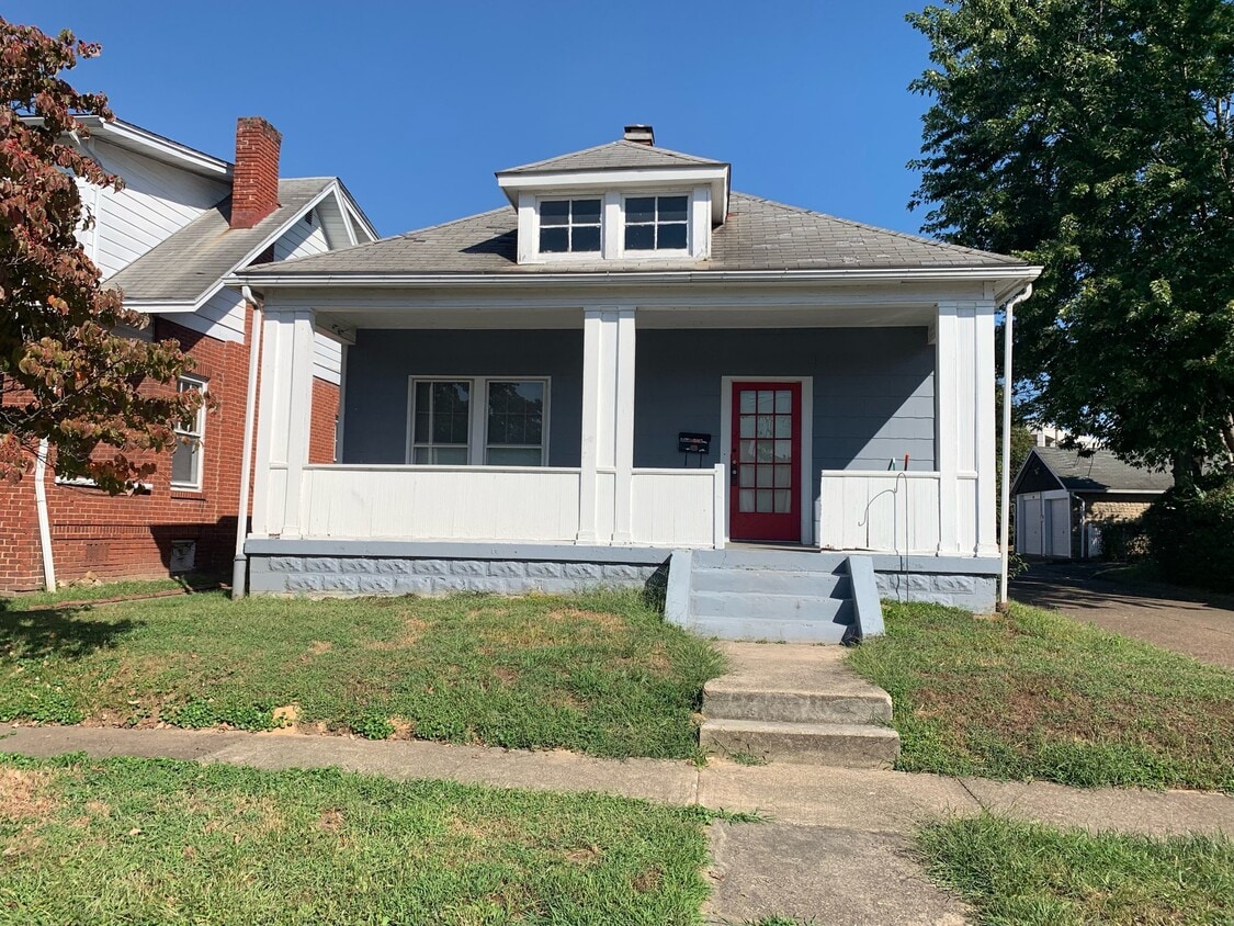 2812 Highlawn Ct, Huntington, WV 25702 House Rental in Huntington, WV