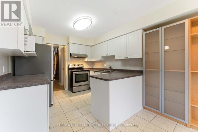 Photo du bâtiment - 4656 Ogilvie Walk Crescent
