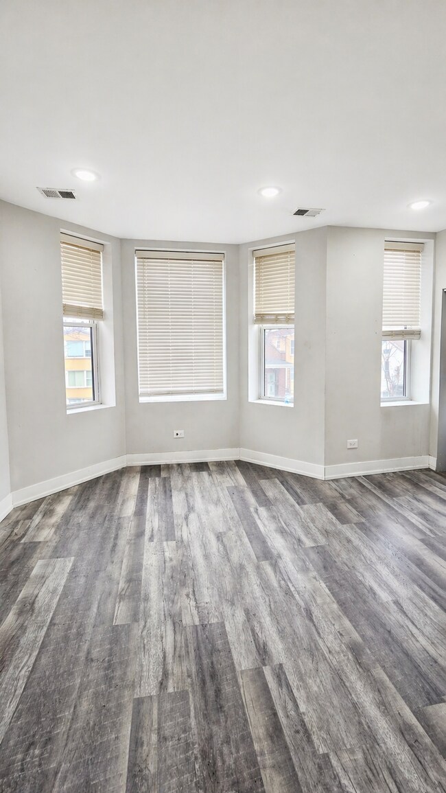 Building Photo - 3527 S Damen Ave