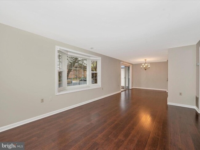 Building Photo - 1211 Danielle Dr