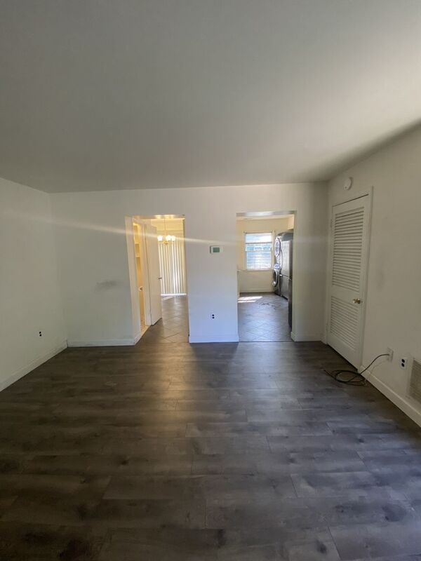 Foto del edificio - 5519 Walther Ave