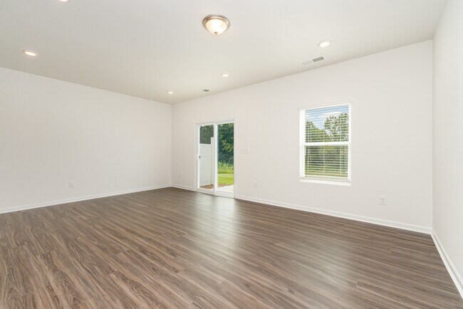 Foto del edificio - 3209 Lilac Grove Dr