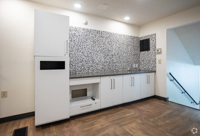 Leasing Office - Vivo Living Charlotte University