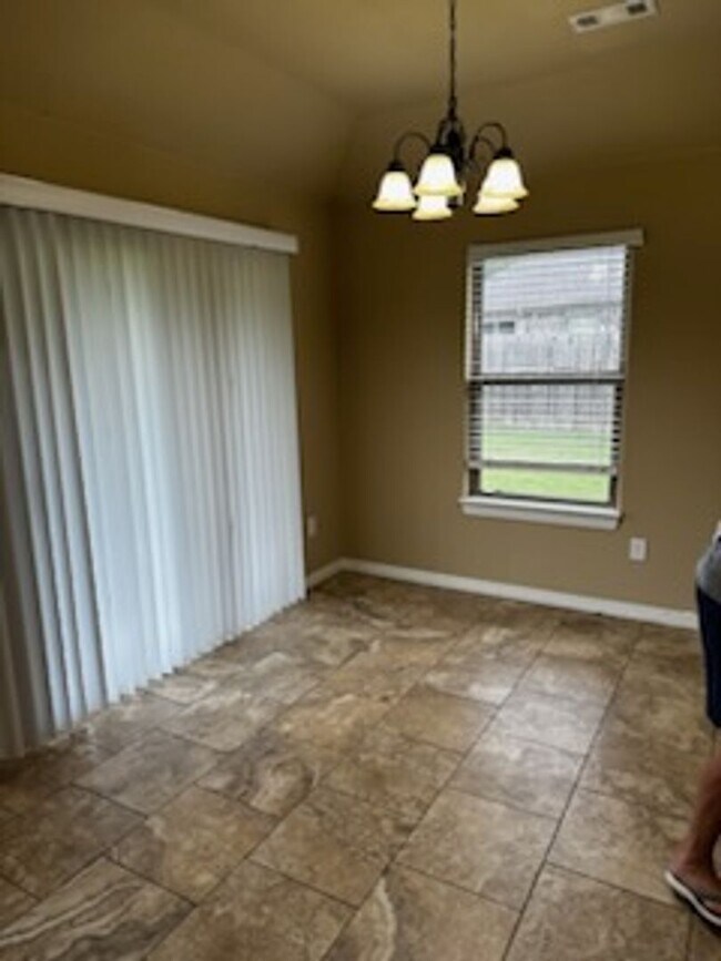 Building Photo - BEAUTIFUL HOME IN GREAT LOCATION!
