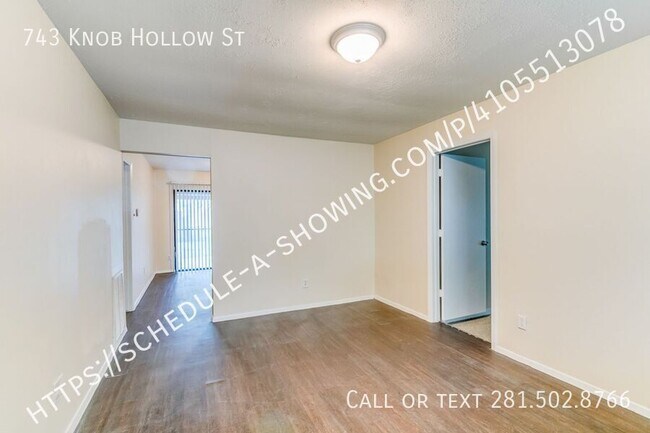 Building Photo - 743 Knob Hollow St