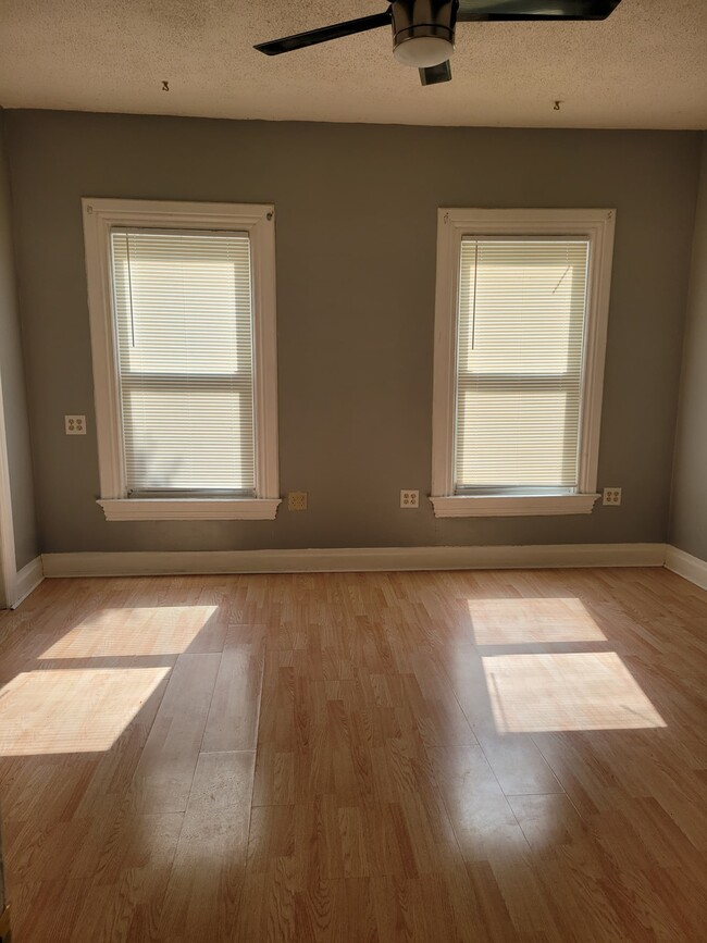 Master Bedroom - 749 Jessie St