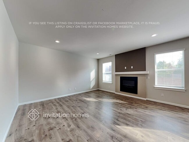 Building Photo - 12606 36th Place NE