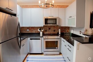 Building Photo - 2307 Glenarm Pl