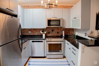 Building Photo - 2307 Glenarm Pl