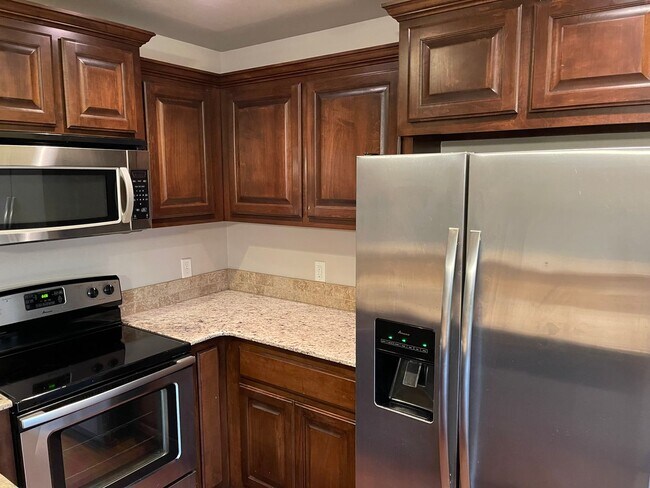 Building Photo - 6923 Mayberry Ln