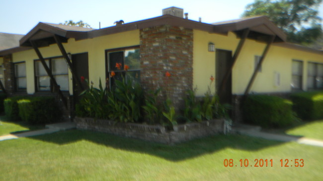 Building Photo - Parkwood Apartments