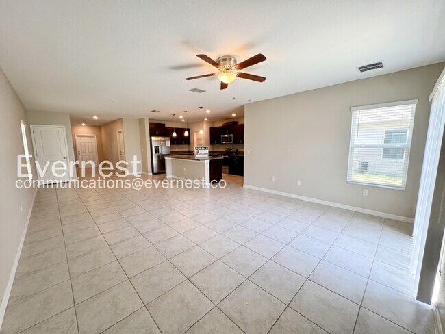 Foto del edificio - 7329 Canterbury Bells Ct