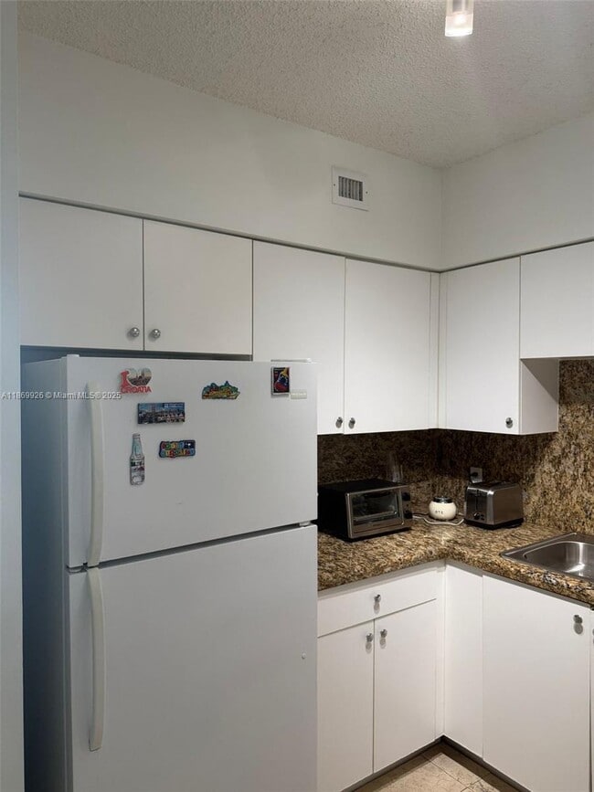 Foto del edificio - 5091 NW 7th St