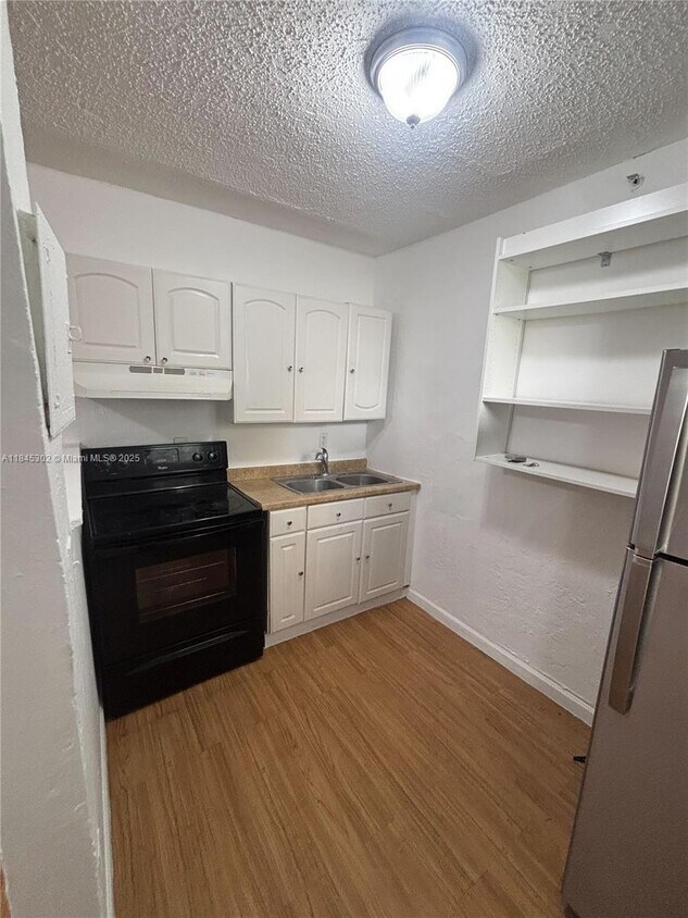 Foto principal - 542 NW 8th St