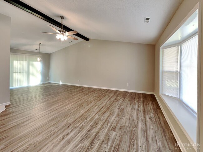 Foto del edificio - 5820 Old Meadow Rd
