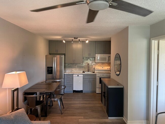 Building Photo - 403 Hayden Rd