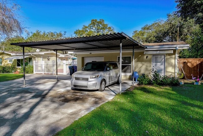 Foto del edificio - 1701 E Henry Ave