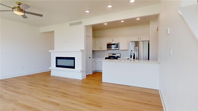 Foto del edificio - 720 SE Booth Ave