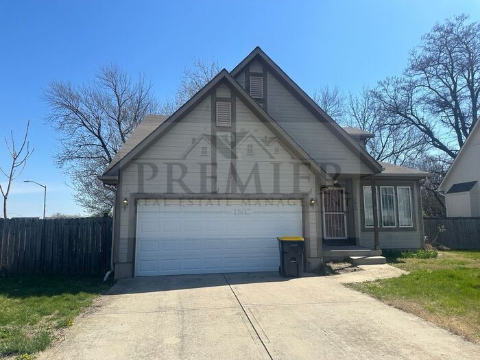 Primary Photo - BEAUTIFUL 3 bd / 2 ba 1815 Kansas Ave, Kan...