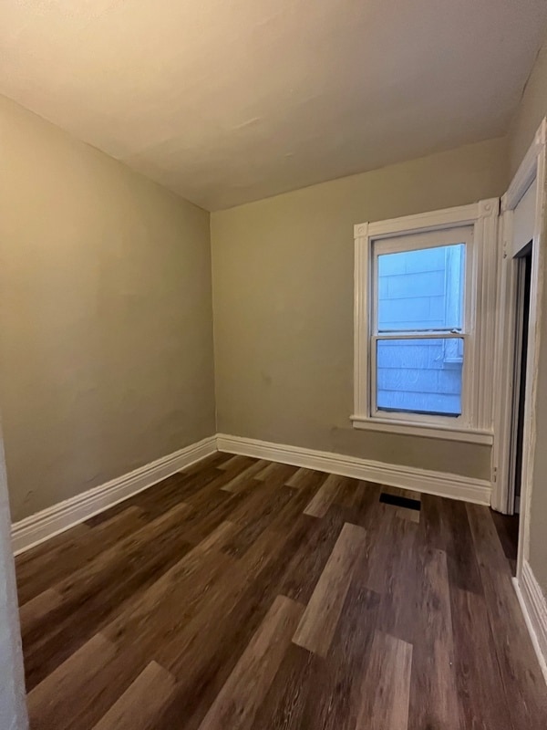 Building Photo - 2103 Niagara St