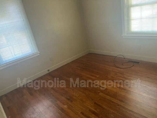 Foto del edificio - 111 S Elizabeth St