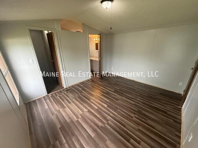 Foto del edificio - 799 Stillwater Ave