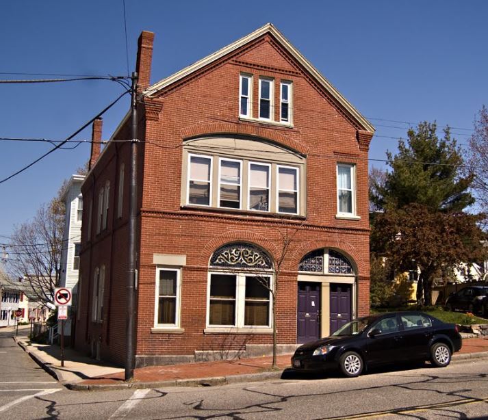 Building Photo - 71 Sheridan St