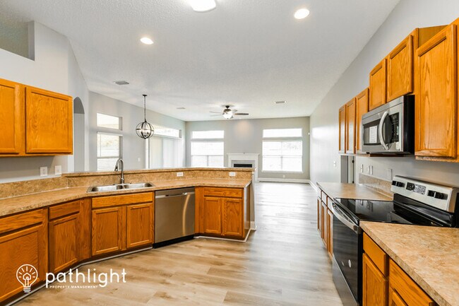 Building Photo - 587 Martin Lakes Drive E, Jacksonville, FL...