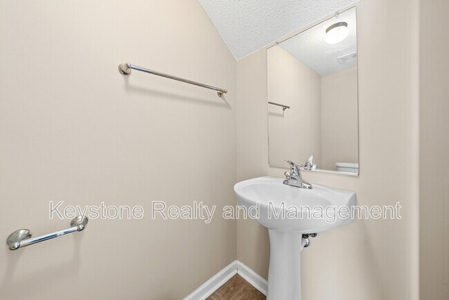Foto del edificio - 816 Oak Arbor Ct