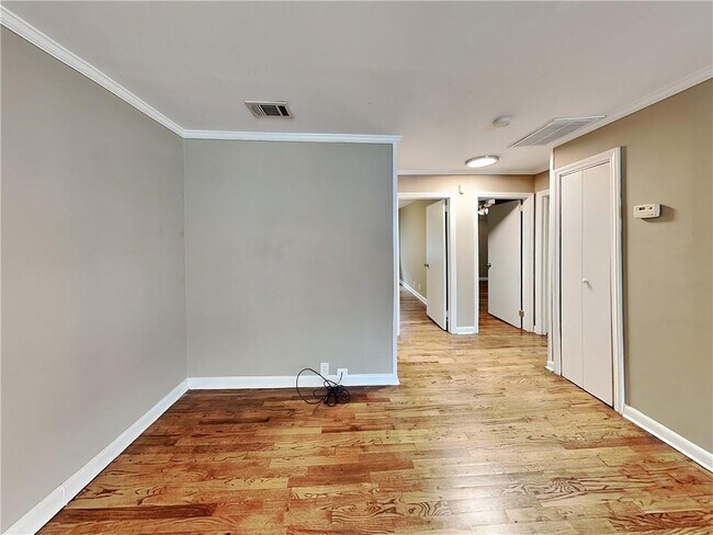 Foto del edificio - 693 Hill St SE