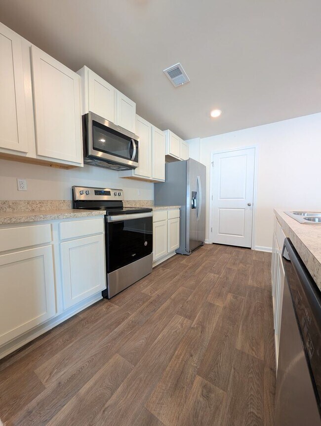 Foto del edificio - Whitehall Community 3-Bed & 2-Bath Long Term Rental , Longs SC
