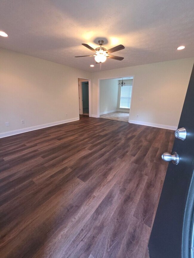 Building Photo - 22 Shadowridge Ln