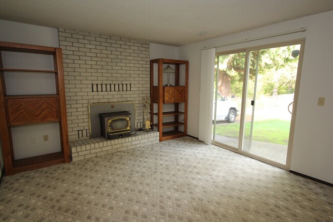 Building Photo - Updated Photos Coming Soon - Fantastic Tri-level Home on a Huge Lot