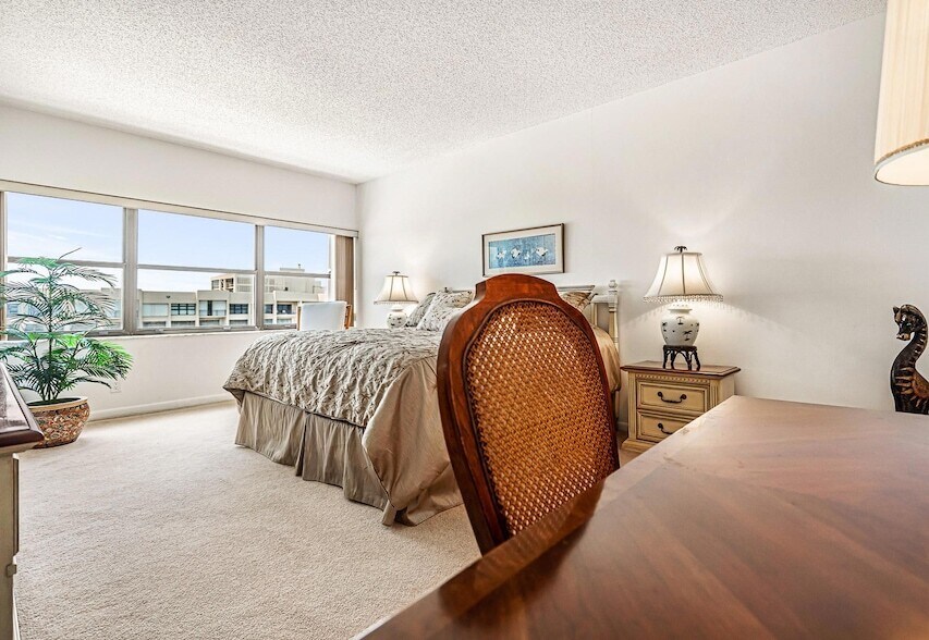 Foto principal - 5000 N Ocean Blvd