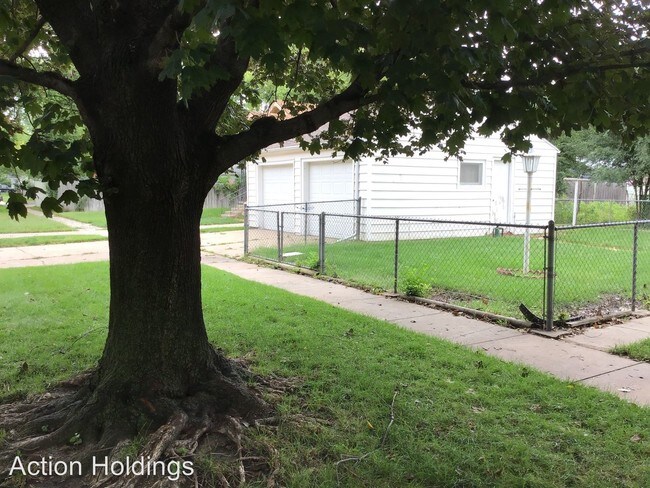 Foto del edificio - 3 br, 2 bath House - 219W 15th St