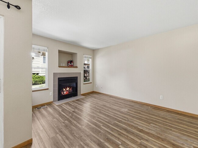 Foto del edificio - Excellent 4-Bedroom Condo in West Fort Collins!