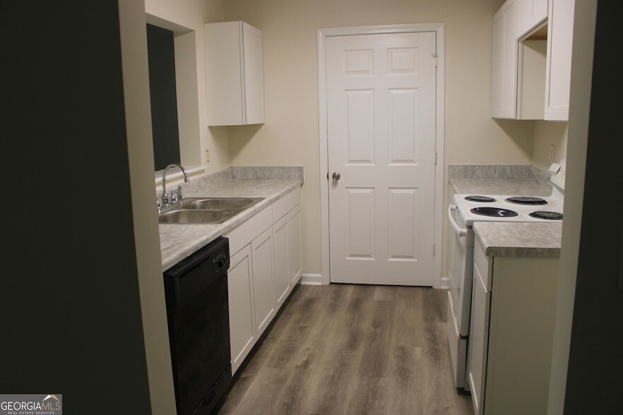 Building Photo - 3301 Fairington Club Dr