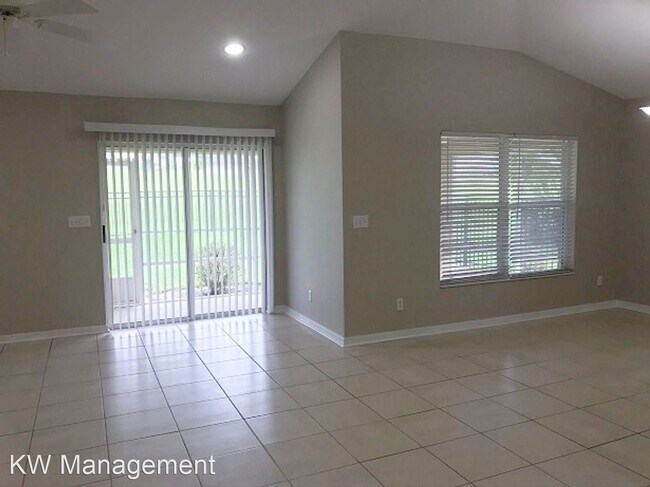 Foto del edificio - 3 br, 2 bath House - 4970 SW 63rd Loop - REIS