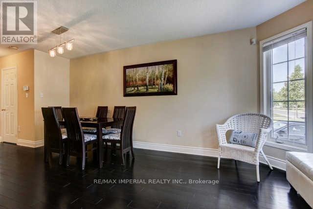 Building Photo - 27 Silver Linden Dr