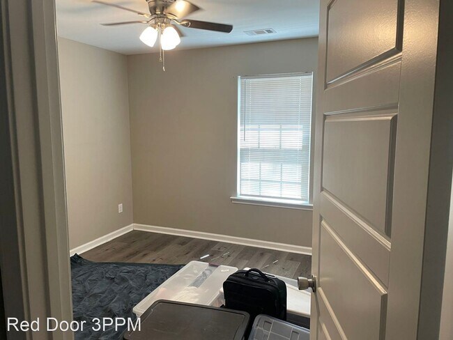 Building Photo - 4 br, 2 bath House - 1077 Getwell Rd