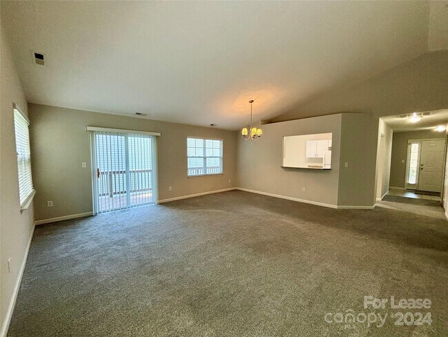 Foto del edificio - 159 Clear Creekside Dr
