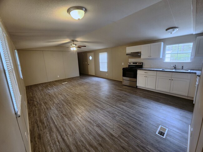 Foto del edificio - 20223 Perrilloux Rd