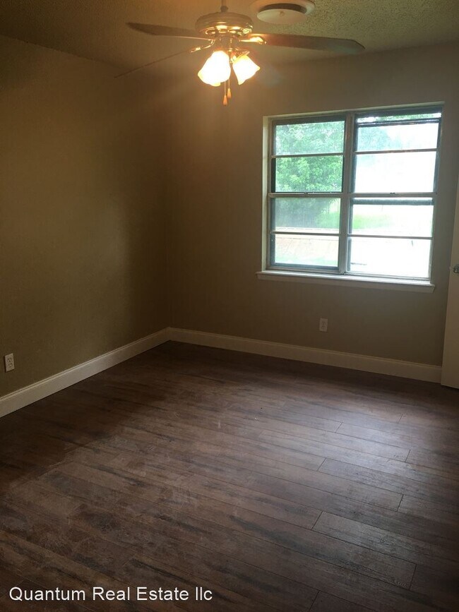 Foto del edificio - 3 br, 1.5 bath House - 1011 N STREET